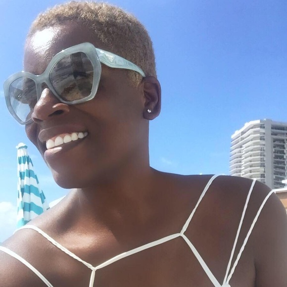 Posh Ambassador, Lea - Picture 4 of 8